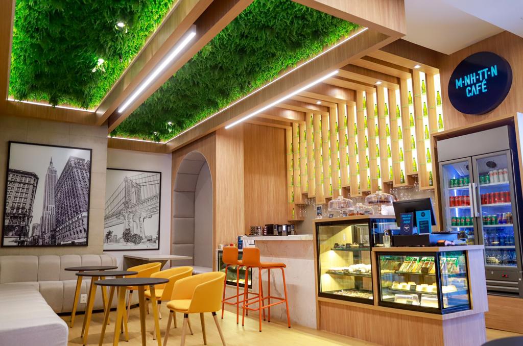 Manhattan Plaza Hotel inaugura café com inspiração novaiorquina