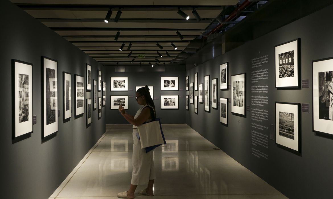 Exposição em Brasília reúne 150 fotografias de Sebastião Salgado