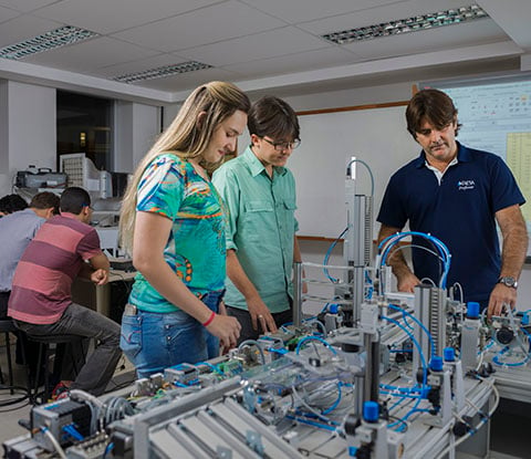 Faculdade Engenheiro Salvador Arena abre 160 vagas gratuitas para cursos de Administração e Engenharias 