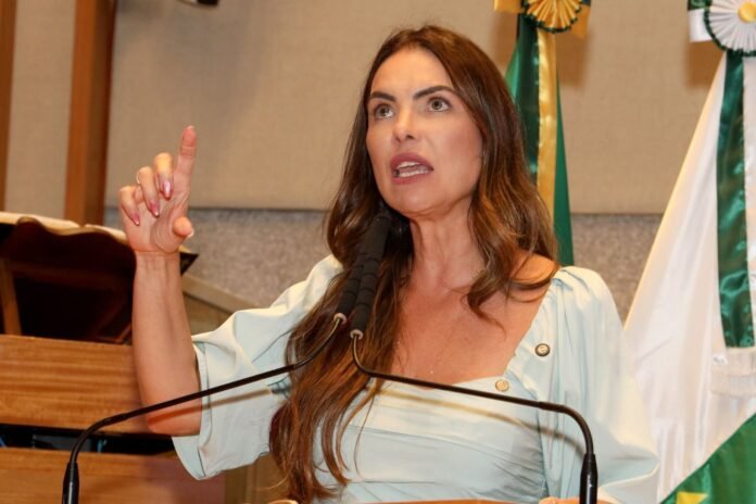 3dfac516-70d9-4f44-8296-ee4e68814acc